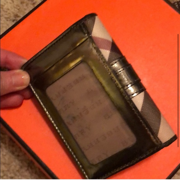 Burberry Wallet - Picture 2 of 11